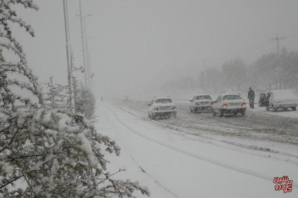 بارندگی در محورهای مواصلاتی ۱۱ استان