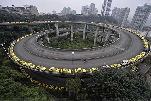 تردد تاکسی های برقی در چین 