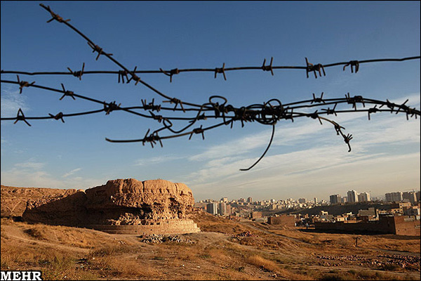 اولین دانشگاه جهان پارکینگ شد!+تصاویر