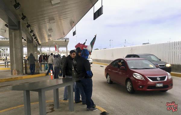 معترضان به نرخ بنزین، گذرگاه مرزی مکزیک با آمریکا را بستند