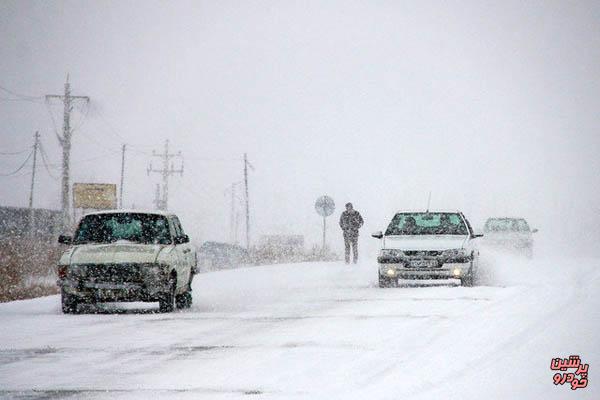 کمک به حادثه‌دیدگان برف و کولاک توسط ۲۶۵ نیروی امدادی لرستان