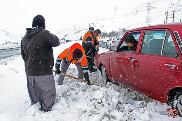 امدادرسانی به 100 نفر گرفتار در برف و کولاک چهارمحال و بختیاری