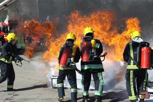 خودروی پراید بر اثر اتصالی برق در اهواز دچار حریق شد