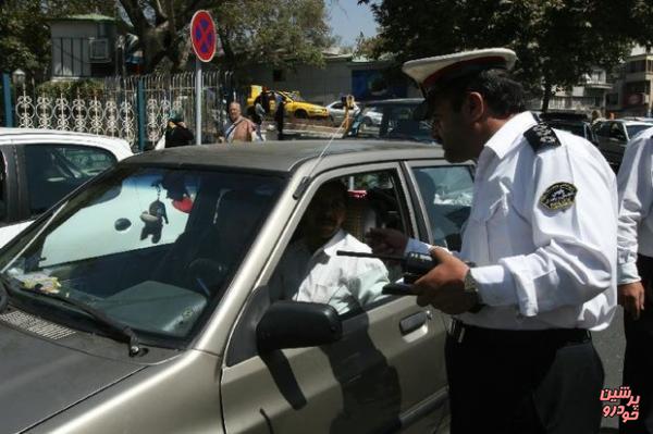 توقیف سواری پژو با بیش از ۳۵ میلیون ریال خلافی در بوشهر
