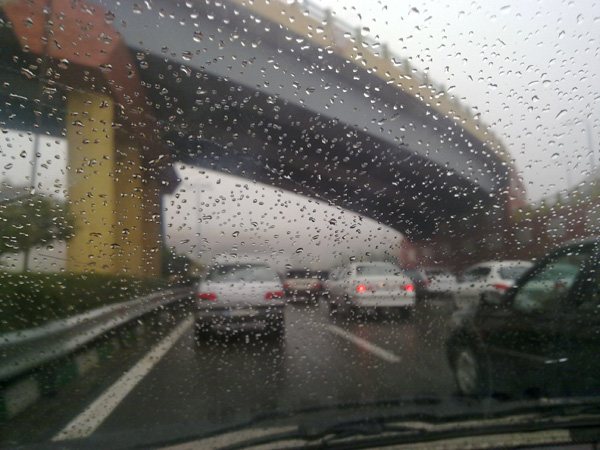 باز باران با ترافیک می خورد....