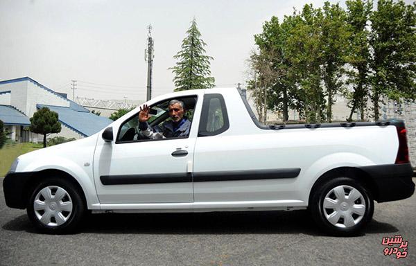 یك دستگاه وانت تندر ایران خودرو به «میرزا آقا» اهدا شد