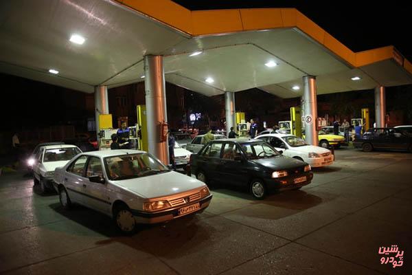 آمادگی دولت برای عرضه بنزین با قیمت ۱۲۰۰ تومان
