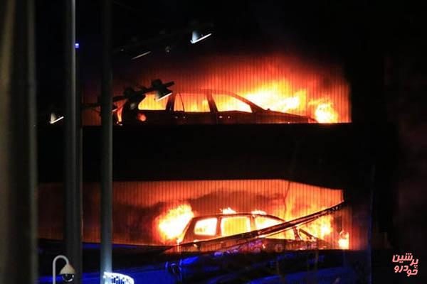 درلیورپول ۱۶۰۰ خودرو در آتش سوختند+تصویر