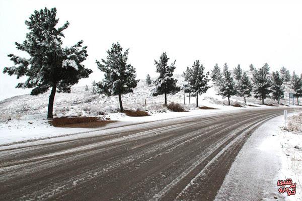 لغزندگی در محورهای استان مرکزی به علت بارش برف
