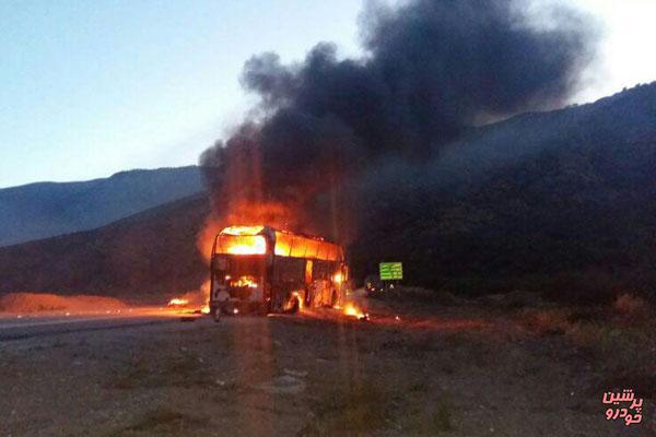 اتوبوس حامل سربازان آموزشی در آتش سوخت
