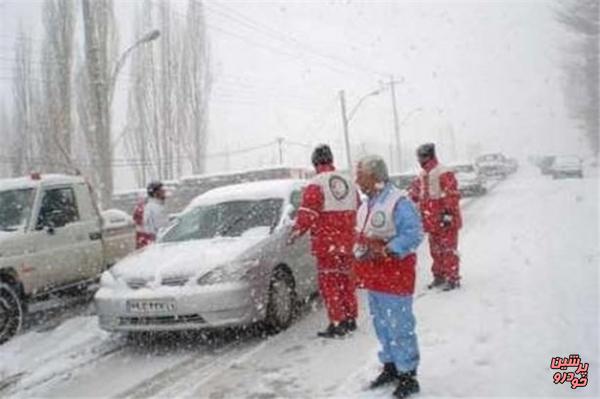 500 خودرو درمحورهای برفگیر مازندران زمین گیرشدند
