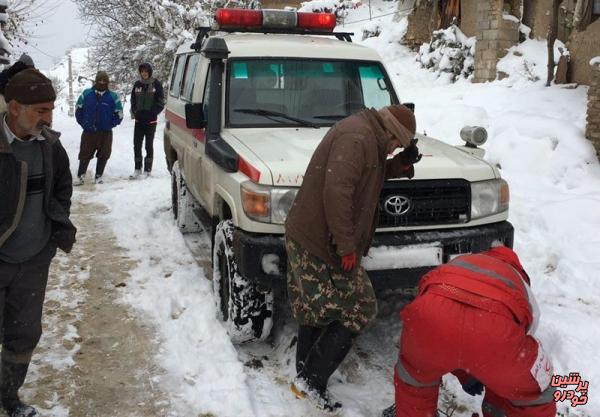 کمک به بیش از 800 خودروی گرفتار برف در مازندران