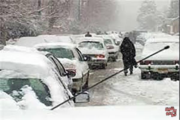 برف و باران، جاده های پرترافیک البرز را لغزنده کرد