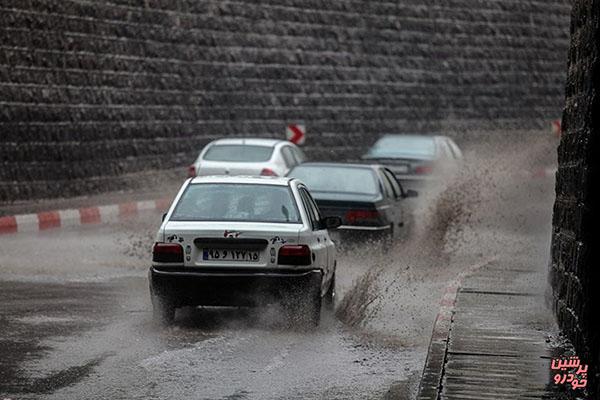 بارش باران در جاده‌های ۸ استان