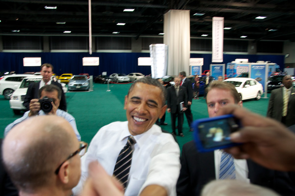 اوباما در نمایشگاه خودرو +تصاویر