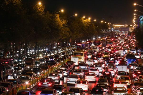 تهرانی‌ها 20 میلیون ساعت در ترافیک هستند