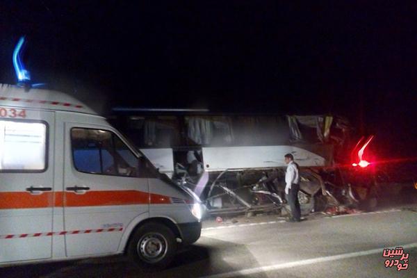 3 کشته و 14 مصدوم در واژگونی اتوبوس 
